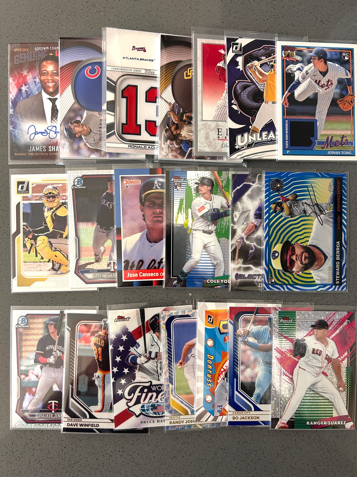 180-Card Liquid Multisport Lot (29 Autos)
