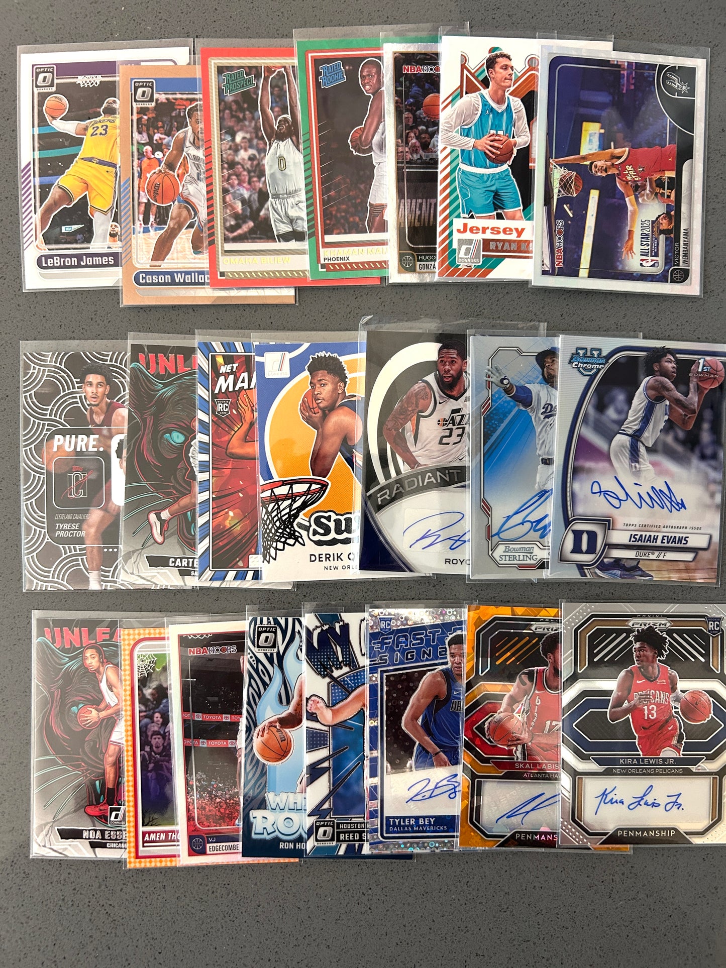 180-Card Liquid Multisport Lot (29 Autos)